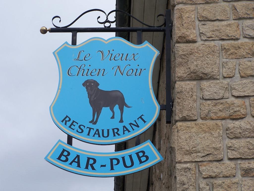 Hotel Le Vieux Chien Noir Évran Exterior foto